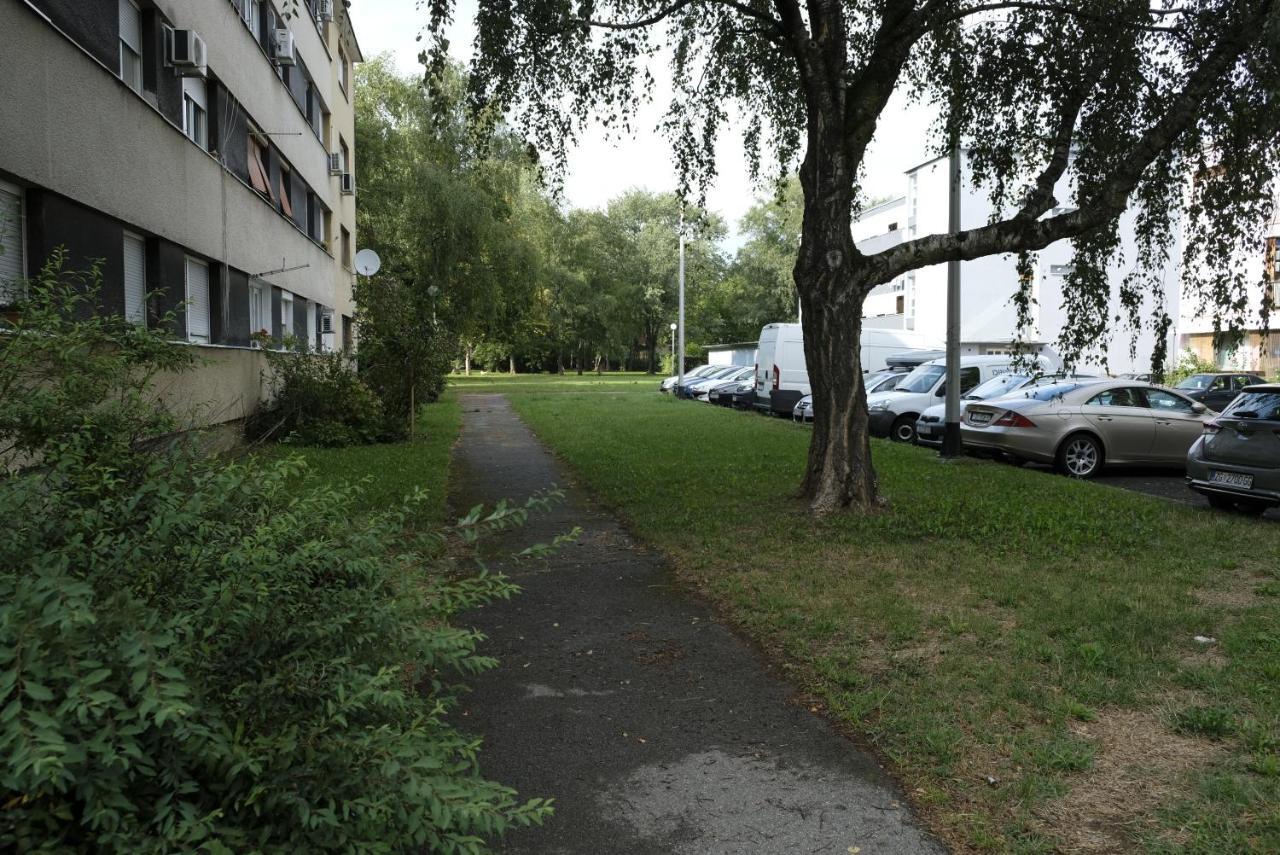 Vila Velebita, Sweet Cozy Appartement :) Zagreb Exterior foto